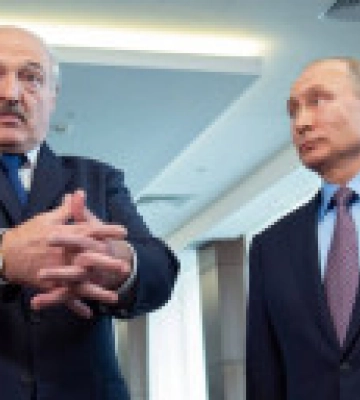лукашенко заявил, что в годовщину вторжения &quot;долго разговаривал&quot; с путиным