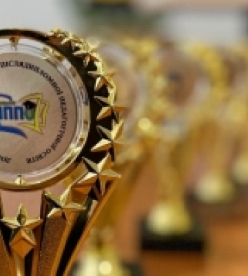 Двоє вчителів з Мукачева змагаються за першість найкращих педагогів краю
