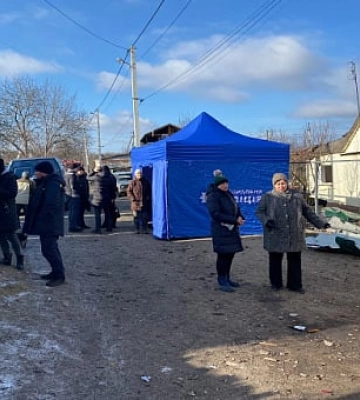 На місці влучання у Павлограді розгорнуто пункт звернень громадян