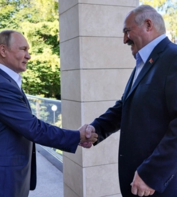 За тиждень до річниці вторгнення Росії Лукашенко і Путін вирішили зустрітися