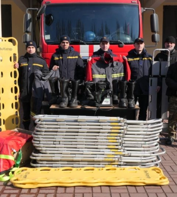 У Запоріжжі волонтери передали рятувальникам тепловізор і спецобладнання