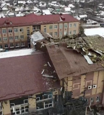 В подконтрольном РФ Енакиево обстрелом поврежден лицей