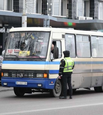 Ні жахливим маршруткам у центрі: в Луцьку скаржаться на міжміських і приміських перевізників