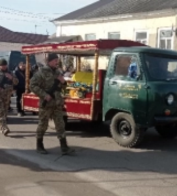 В Острозі поховали померлого захисника України Віталія Ткачука
