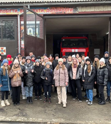 Рятувальники Львівщини провели екскурсію пожежною частиною для школярів