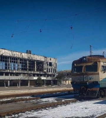 Здесь сплошные руины: железнодорожный вокзал Мариуполя полностью уничтожен