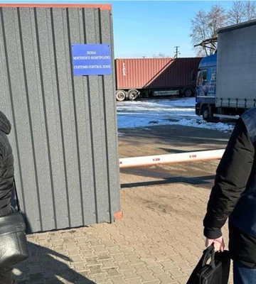 Зловживання на Житомирській митниці: підозру отримала половина зміни