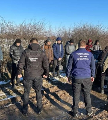 На Закарпатті шістьох осіб затримали за організацію незаконного переправлення через кордон