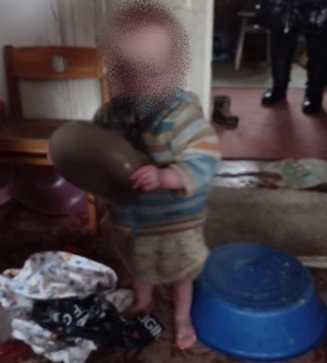 У холоді та без їжі: на Шосткинщині у горе-батьків вилучили трьох дітей
