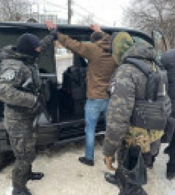 На Прикарпатті правоохоронці перекрили канал збуту наркотиків з мільйонними оборудками