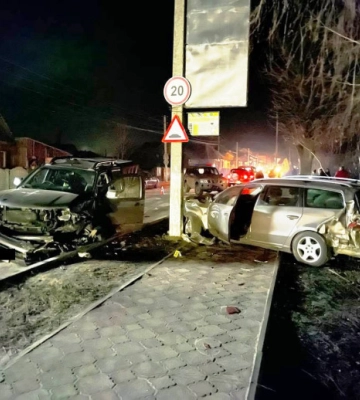 В ДТП в Дубровице пострадали три человека В ДТП в Дубровице пострадали три человека