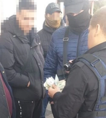 На Хмельниччині судитимуть адвоката-здирника, який вимагав гроші за вплив на суддю