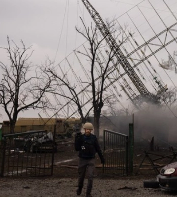 Росіяни змушують жителів Маріуполя ремонтувати військову техніку окупантів