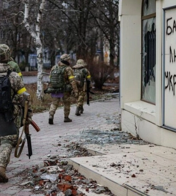 Фортеця Бахмут. Солдат Парасюк розповів, що відбувається на найзапеклішому напрямку Фортеця Бахмут. Солдат Парасюк розповів, що відбувається на найзапеклішому напрямку