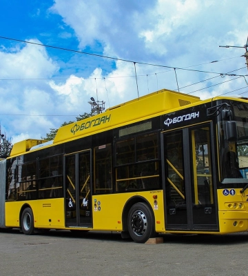 У Києві всі тролейбусм та трамваї повернулися на свої маршрути