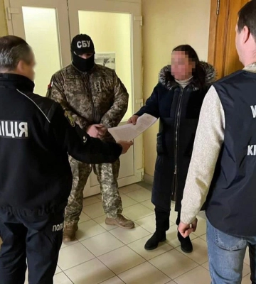 З українського врожаю платила в бюджет РФ: на Харківщині спіймали колаборантку