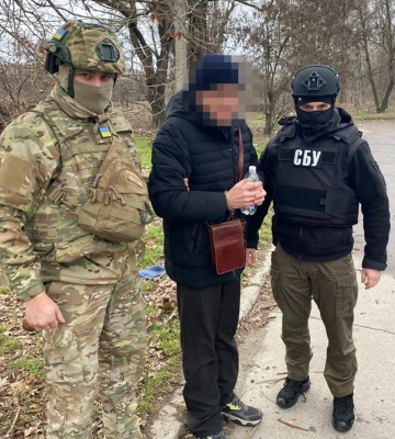 Директора рекламного агентства, яке виготовляло агітаційні &quot;борди&quot; для псевдореферендуму, затримано в Херсоні, - СБУ. ФОТОрепортаж