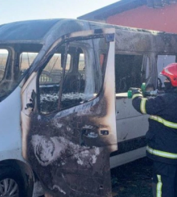 На Львівщині внаслідок пожежі в бусі постраждав 42-річний чоловік