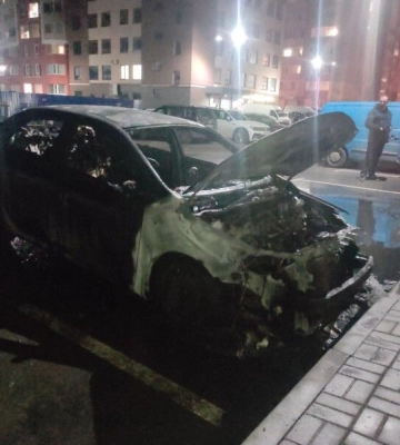 У Луцьку ввечері горіла «тойота»: що відомо про причину займання