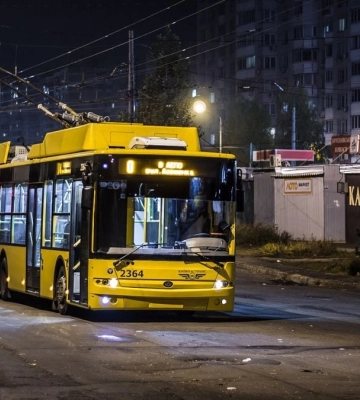 У Києві всі тролейбусм та трамваї повернулися на свої маршрути