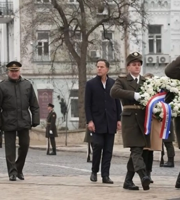 Премьер Нидерландов приехал в Киев