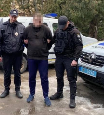 Брати-рецидивісти пограбували і побили львів&#039;янина на приміському вокзалі
