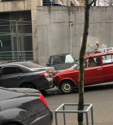 Рух ускладнено: в центрі Дніпра сталася аварія