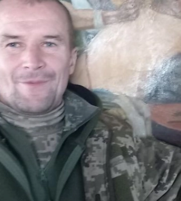 Просять гідно зустріти: у Луцькому районі попрощаються із загиблим на війні Героєм Олександром Лавренчуком