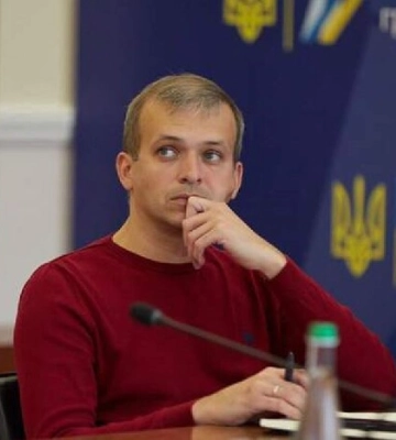 Справа Лозинського: суд скасував домашній арешт, ексчиновника беруть під варту