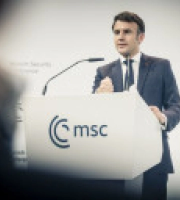 &quot;Ми маємо знайти спосіб змусити росію повернутися за стіл переговорів на умовах України&quot; - Макрон