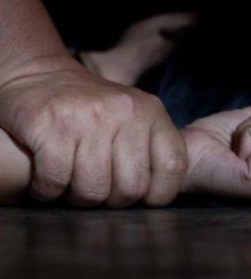 У Львові взято під варту священника, який розбещував власну доньку