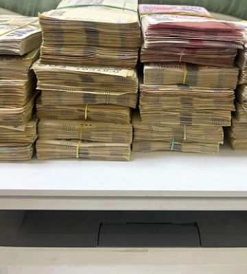 Водій автобуса намагався сховати від митників майже мільйон гривень