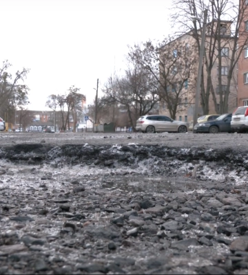 Мешканці Полтави скаржаться на ями та вибоїни по Павленківській