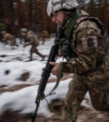 Зазнає значних втрат: ворог продовжує наступ на п&#039;яти напрямках