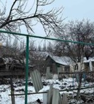 Покровск ночью попал под ракетный обстрел: повреждены дома и центральная площадь