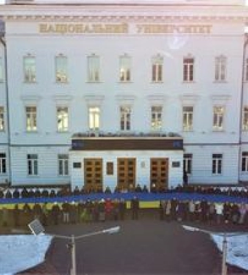 У Полтавському університеті відзначила День єднання патріотичним флешмобом