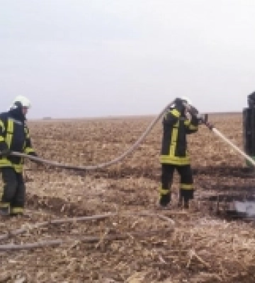 У селі на Волині в гаражі загорілося авто
