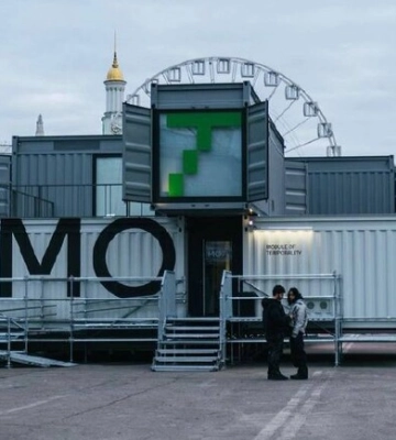 На Контрактовій площі відкрили культурний простір &quot;Модуль тимчасовості&quot;