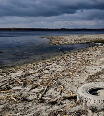 Міндовкілля попереджає про екокатастрофу через злив росіянами води з Каховського водосховища