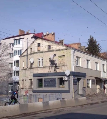 «Головні новини»: у Луцьку з’явився новий мурал від місцевого художника