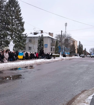 Полісся на колінах зустрічає тіла героїв