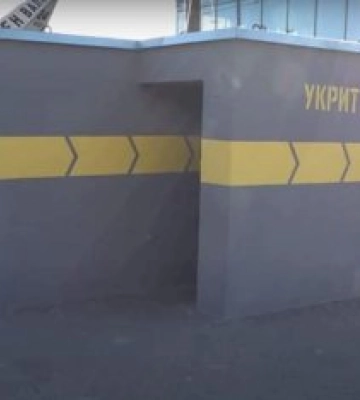 Міська влада встановила на зупинках спеціальні Миколаєва укриття