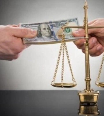 В Одесі адвокат намагалася підкупити суддю