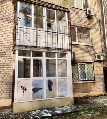 Окупанти сьогодні били з важкої артилерії по Нікопольському району: пошкоджені будинки, медустанова