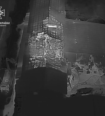 Уночі сталася велика пожежа на меблевому підприємстві біля Львова (ФОТО)