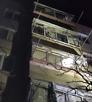Окупанти з важкої артилерії вдарили по Нікополю, пошкоджено будинки, лінії електропередач, автомийку. ФОТО