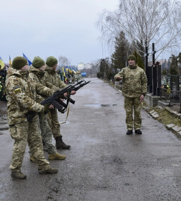 У Черкасах попрощалися з прикордонником Олександром Приймаком, що загинув на Донеччині