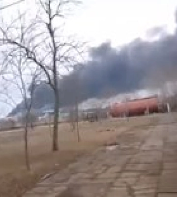 В Бердянске горит &quot;Райский уголок&quot;, там, вероятно, расположен госпиталь оккупантов – видео