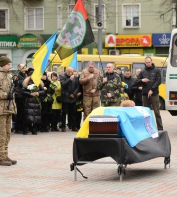 У Рівному попрощалися із загиблими Захисником