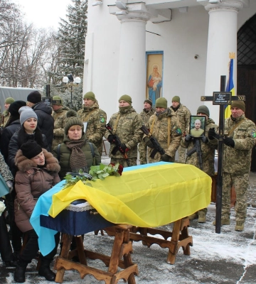 У Полтаві попрощалися з полеглими на війні захисниками